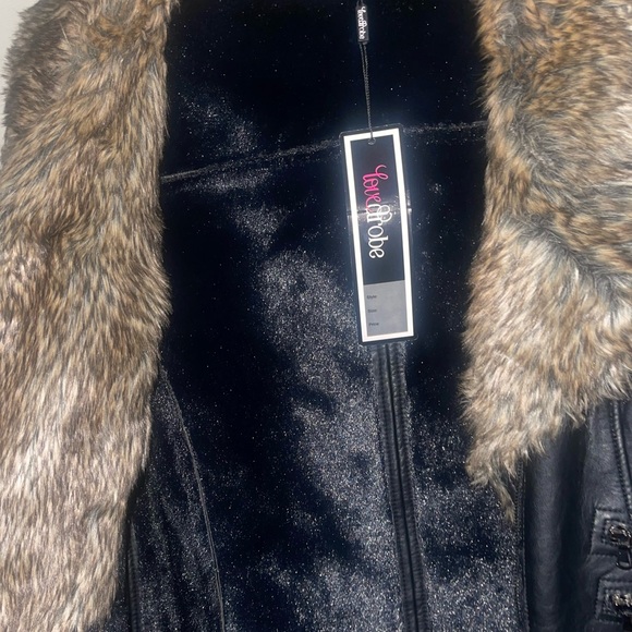 NWT💕 Plus Size Faux Fur Collar Vest - Picture 10 of 13